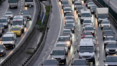 Yağmur ve pazartesi sendromu: İstanbul'da trafik kilit