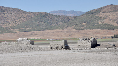 Barajda sular çekilince tarihi demiryolu hattı gün yüzüne çıktı