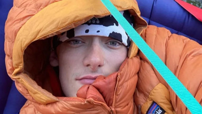 Genç dağcı zirveye tırmanırken öldü