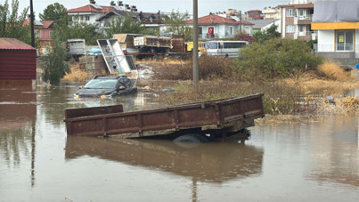Meteoroloji turuncu kodla uyarmıştı: Sokaklar göle döndü