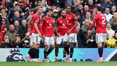 Manchester United fişi erken çekti