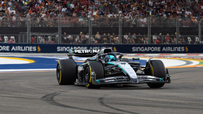 Singapur'da pole'ün sahibi George Russell