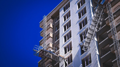 Yük asansörü ikiye ayrıldı, işçiler hayatını kaybetti