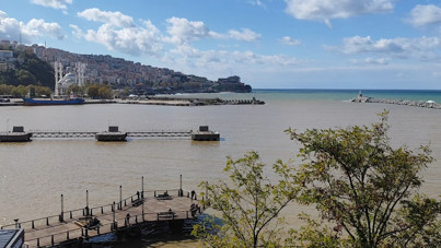 Deniz çamur rengine büründü