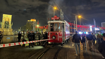 Taksim’de tramvayda çıkan yangın söndürüldü