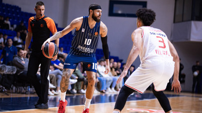 Anadolu Efes Yunanistan'da moral arayacak