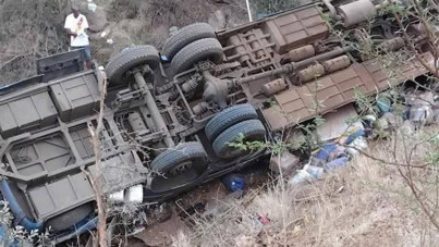 Katliam gibi kaza: Otobüs ters döndü, 42 kişi öldü