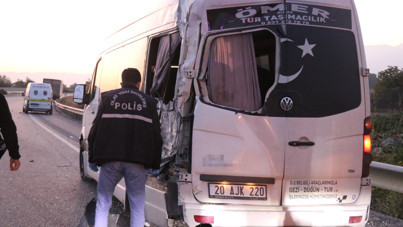 İşçi servisine çarpan kamyonda şoförün babası hayatını kaybetti