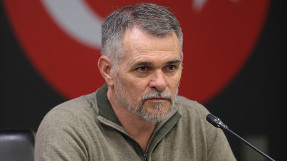 Willy Sagnol: "Türkiye güçlü bir takım"