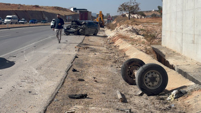Otomobille çarpışan kamyonet ters döndü: 1 ölü, 1 yaralı