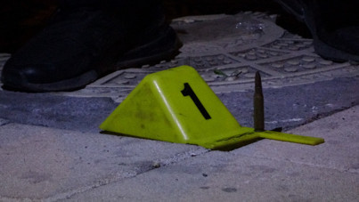 Kaldırımda bulundu, polis alarma geçti