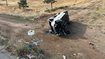 Minibüs yüksekten düştü: 4 yaralı