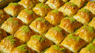 Baklava yiyen çocuk öldü