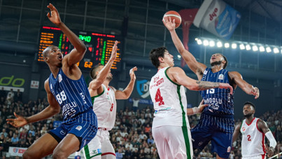 Karşıyaka'yı deviren Efes 4'te 4 yaptı