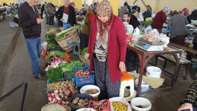 Ormandan toplayıp pazarda 400 liraya satıyorlar