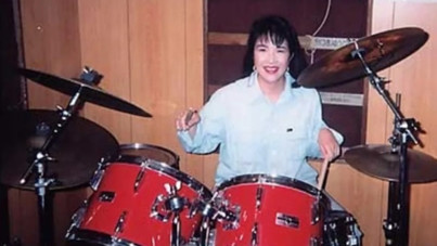 Ülkenin ilk kadın başbakanı, heavy metalci ve motorcu çıktı