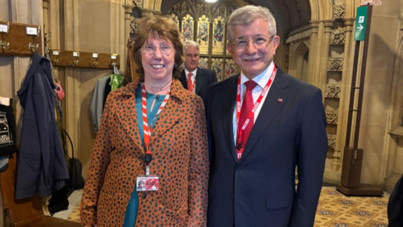 Davutoğlu: İngiltere siyaseti büyük bir sarsıntı içinde