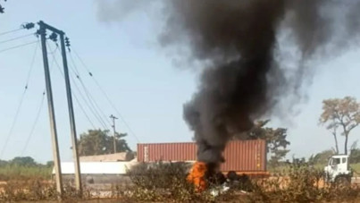 Ülkede felaket: Akaryakıt tankeri patladı, onlarca ölü var