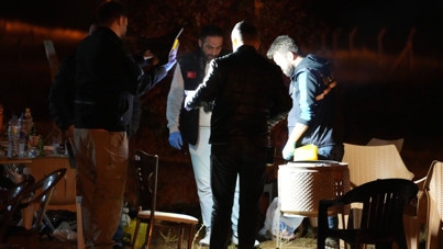 Eğlenmek için çıkardıkları silahları bir anda polise doğrulttular