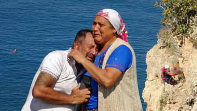 O anları yüzerek izlediler! Antalya falezlerinde “Abim ölmüş” feryadı