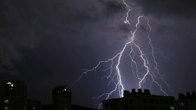 Yıldırım düştü, 6 mahalle susuz kaldı