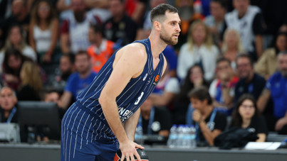 Anadolu Efes'te Papagiannis ameliyat edildi: 8 ay parkeden uzak kalacak