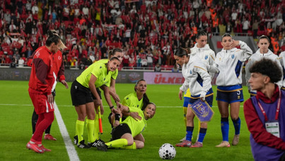 Milli marş okunurken hakem bayıldı: İzmir'de korkutan an!