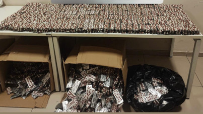 İzmir'de binlerce uyuşturucu hap ele geçirildi