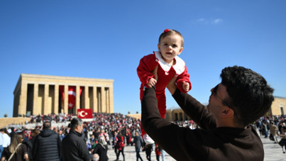 Millet Ata'sına koştu
