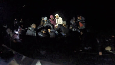 İzmir açıklarında 43 göçmen kurtarıldı