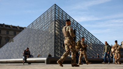 Louvre soygununun 4 şüphelisi maçta yakalandı
