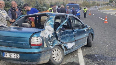 Uşak'ta otomobil ile tır çarpıştı: 1 yaralı