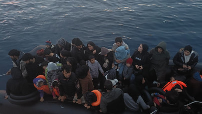 İzmir açıklarına itilen göçmenler kurtarıldı