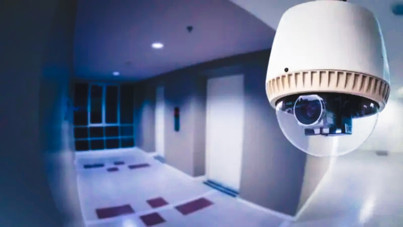 Kamera takan apartman yöneticisine hapis cezası