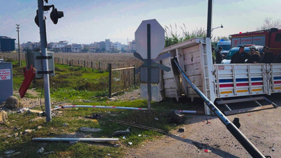 Tren kamyoneti ikiye böldü