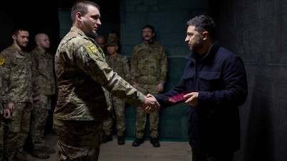 Zelenskiy'den sıcak çatışma bölgesine ziyaret