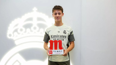 Arda Güler ödülünü aldı