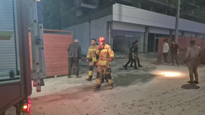 İnşaatta üzerine çelik kapı düşen yabancı uyruklu işçi öldü