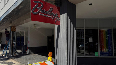 Polisten kaçan sürücü otomobiliye gece kulübüne girdi