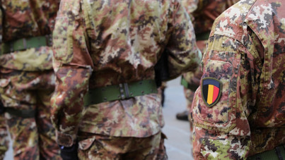 Savunma bakanı 17 yaşındaki gençleri askere çağırdı