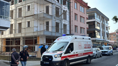 60 yaşındaki işçi iskeleden düştü