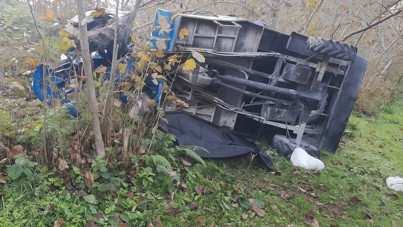 Patpat uçuruma yuvarlandı: Ölü ve yaralılar var