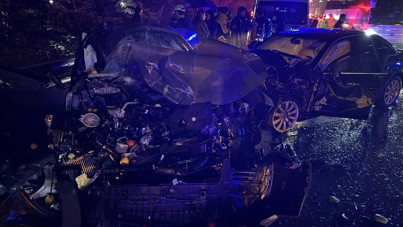 Ataşehir'de zincirleme kaza: Araçlar hurdaya döndü