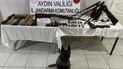 Yaptığı silahlara müşteri ararken yakalandı