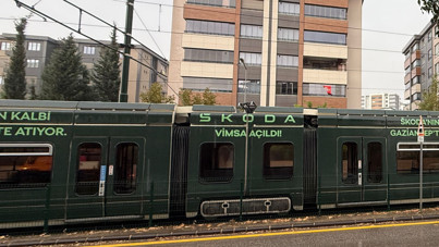 Tramvaya yıldırım çarptı