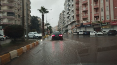 Sağanak hayatı felç etti: Dereler taştı, ev ve iş yerleri su altında kaldı