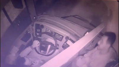 Trafikte dehşet: 30 yolcunun bulunduğu otobüse ateş açtı