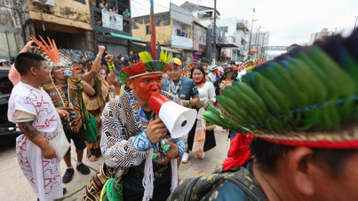 Binlerce eylemci petrol arama faaliyetlerini protesto etti