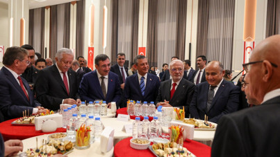 Özgür Özel, KKTC’de Cumhuriyet Bayramı resepsiyonuna katıldı