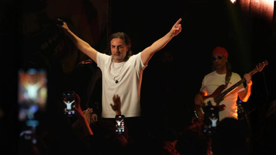 Çelik sahnede talihsiz düşüşünü paylaştı